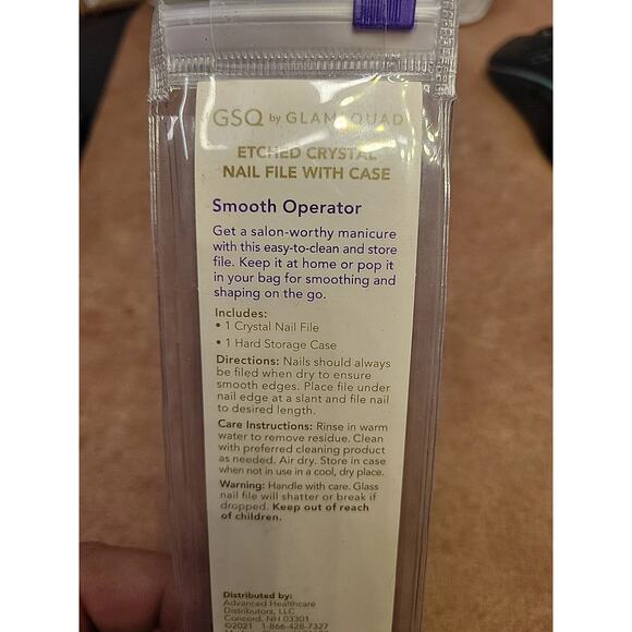 GSQ by Glamsquad Etched Crystal Nail File with Case - Picture 3 of 3